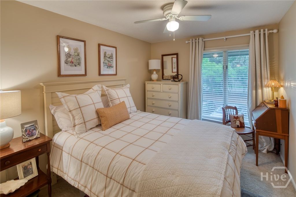 Image 19 of property listing at 6808 LaRoche Avenue 4, Savannah, GA 31406