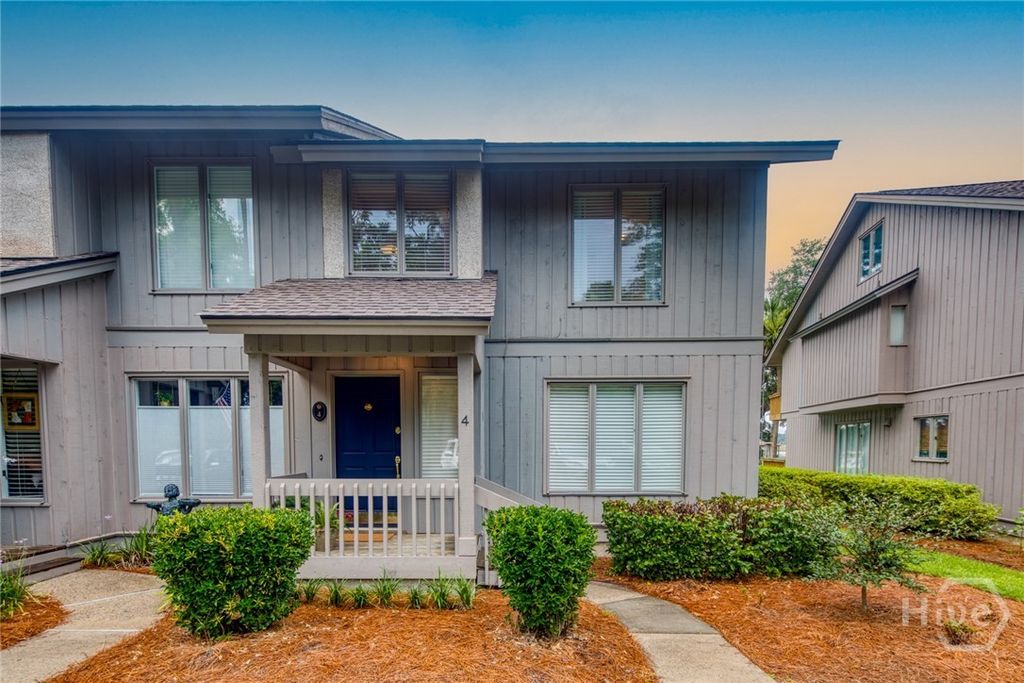 Image 2 of property listing at 6808 LaRoche Avenue 4, Savannah, GA 31406