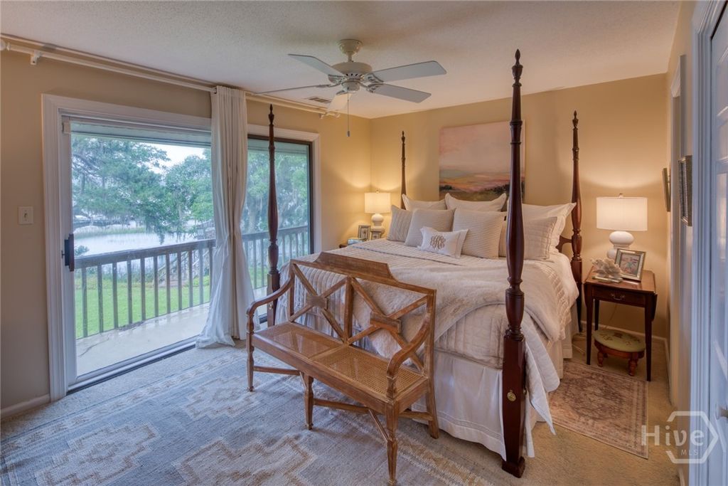 Image 22 of property listing at 6808 LaRoche Avenue 4, Savannah, GA 31406