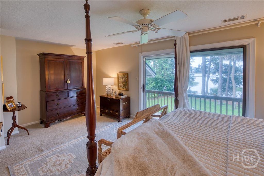 Image 24 of property listing at 6808 LaRoche Avenue 4, Savannah, GA 31406