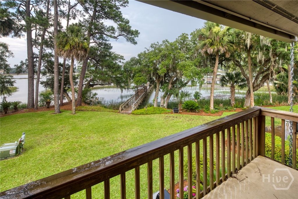 Image 26 of property listing at 6808 LaRoche Avenue 4, Savannah, GA 31406