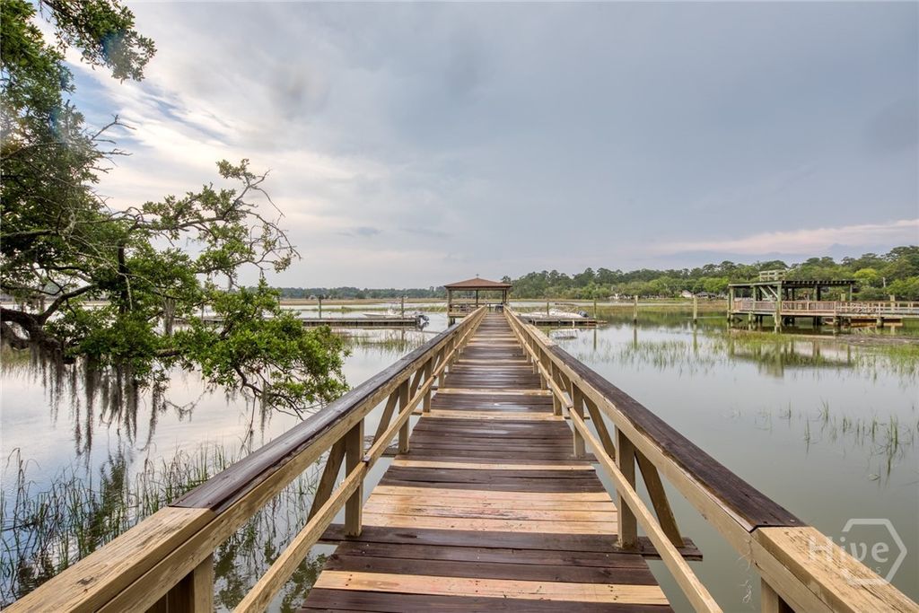 Image 29 of property listing at 6808 LaRoche Avenue 4, Savannah, GA 31406