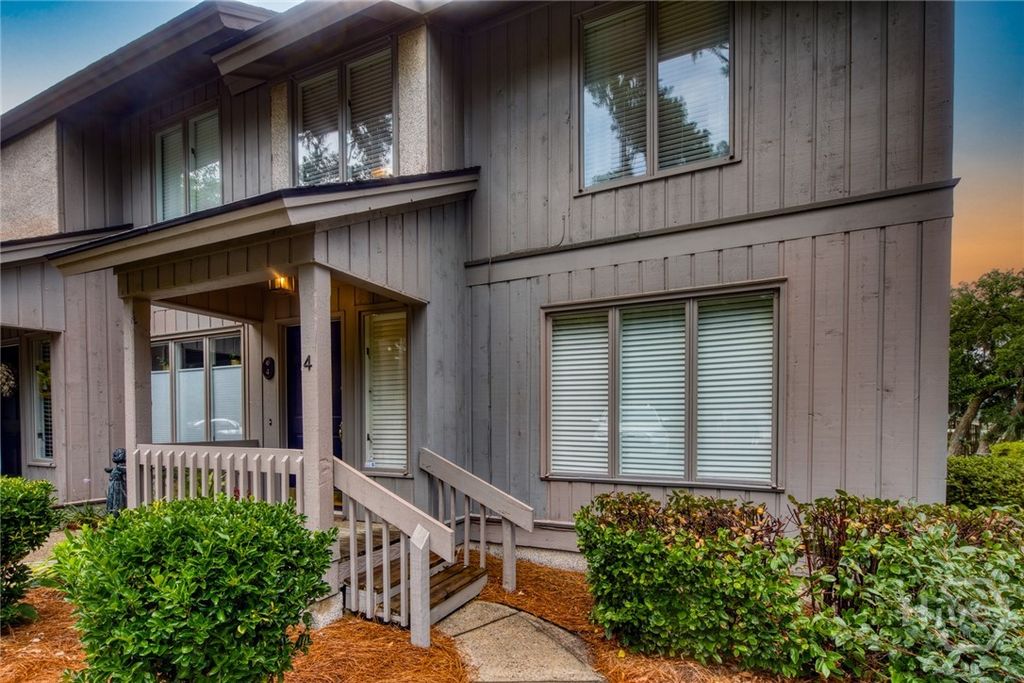 Image 35 of property listing at 6808 LaRoche Avenue 4, Savannah, GA 31406