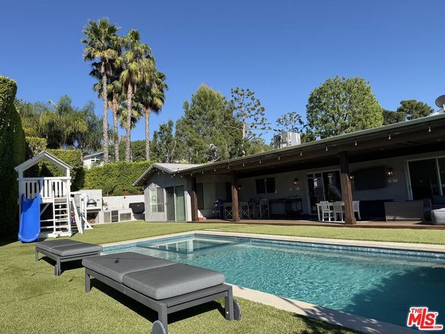 13710 Bayliss Road, Los Angeles, CA 90049