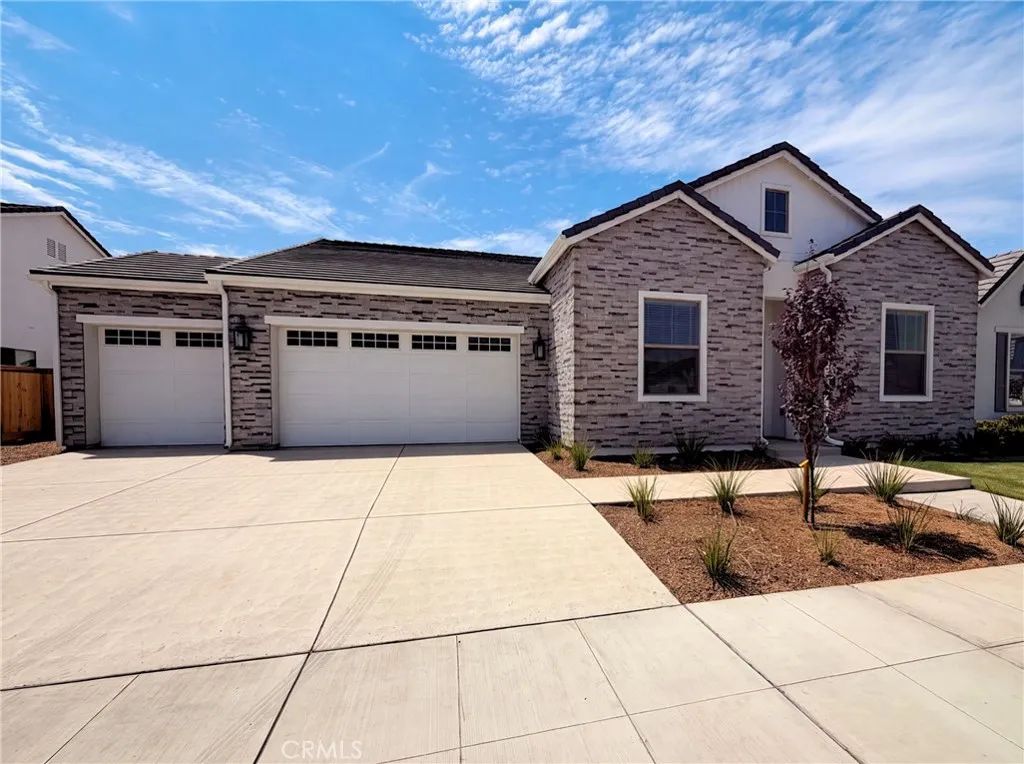 2262 N Marion, Clovis, CA 93619