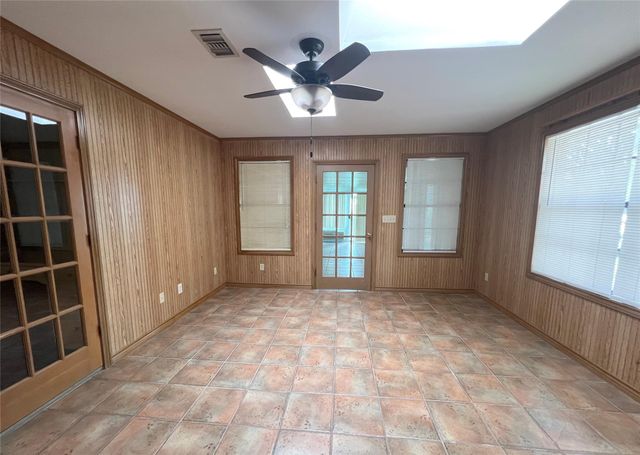 1518 County Road 307, El Campo, TX 77437