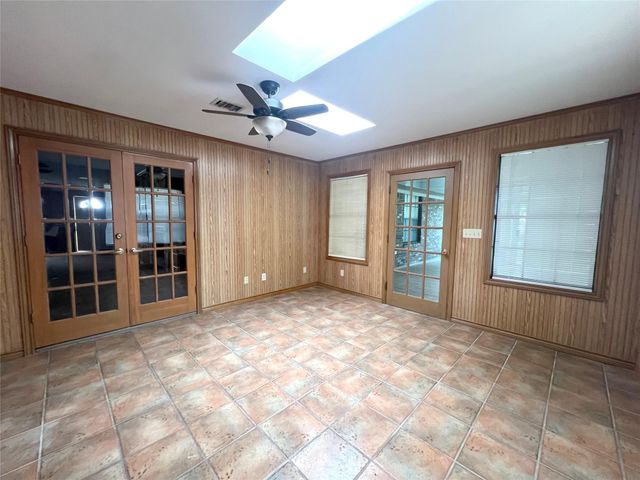 1518 County Road 307, El Campo, TX 77437