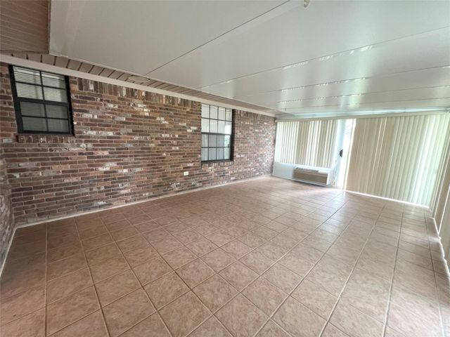 1518 County Road 307, El Campo, TX 77437