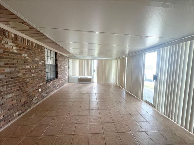 1518 County Road 307, El Campo, TX 77437