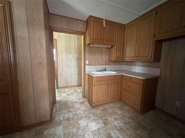 1518 County Road 307, El Campo, TX 77437