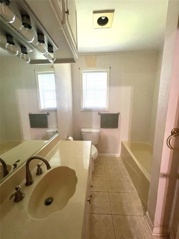 1518 County Road 307, El Campo, TX 77437