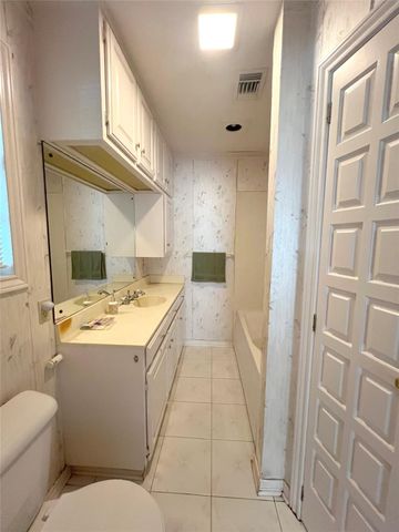 1518 County Road 307, El Campo, TX 77437