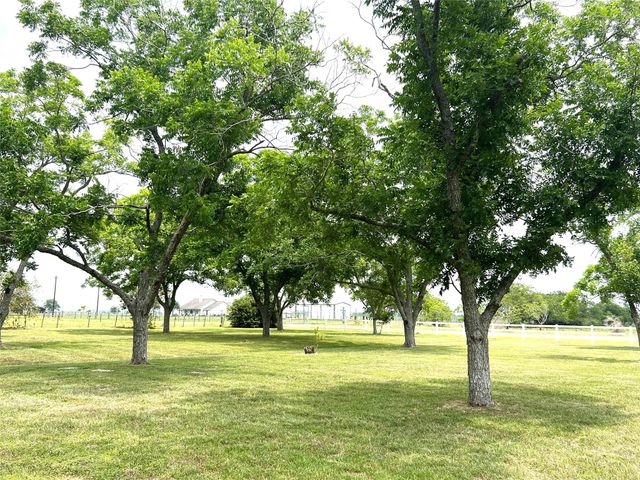 1518 County Road 307, El Campo, TX 77437