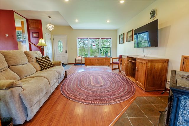 4111 Watervale Road, Pompey, NY 13104