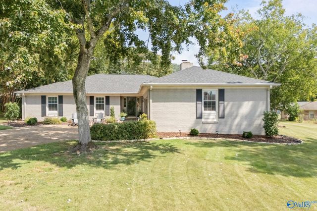 7702 Shadow Bend Drive SE, Huntsville, AL 35802