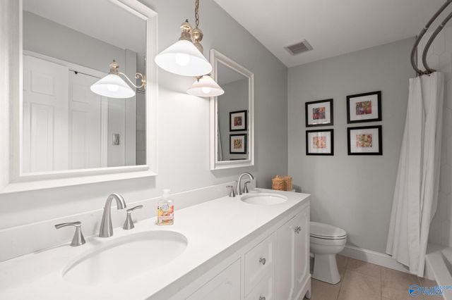 7702 Shadow Bend Drive SE, Huntsville, AL 35802