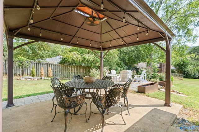 7702 Shadow Bend Drive SE, Huntsville, AL 35802