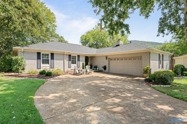 7702 Shadow Bend Drive SE, Huntsville, AL 35802