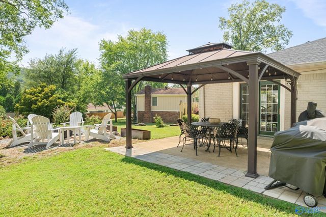 7702 Shadow Bend Drive SE, Huntsville, AL 35802
