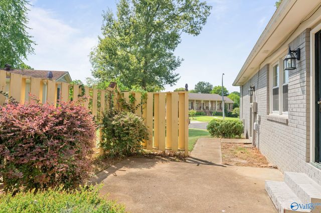 7702 Shadow Bend Drive SE, Huntsville, AL 35802
