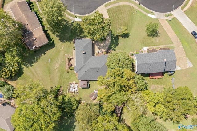 7702 Shadow Bend Drive SE, Huntsville, AL 35802