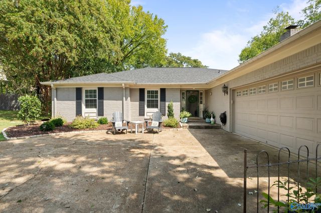 7702 Shadow Bend Drive SE, Huntsville, AL 35802