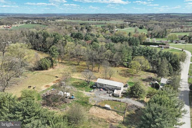 861 POFF ROAD, York, PA 17406
