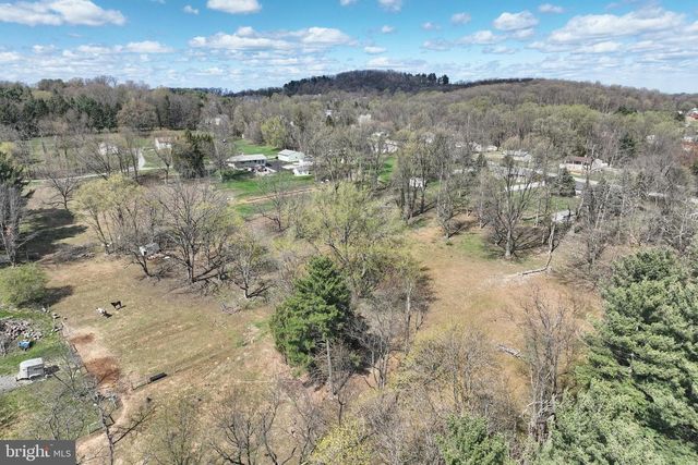 861 POFF ROAD, York, PA 17406