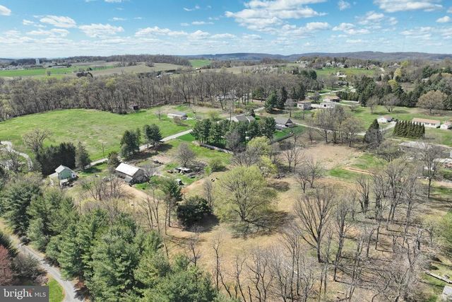 861 POFF ROAD, York, PA 17406