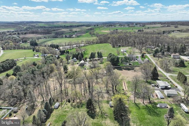861 POFF ROAD, York, PA 17406