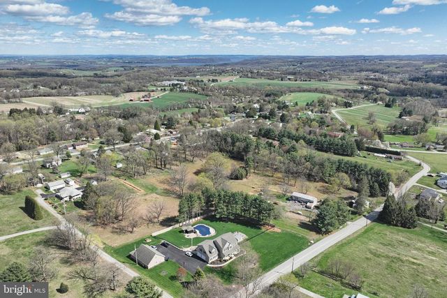 861 POFF ROAD, York, PA 17406