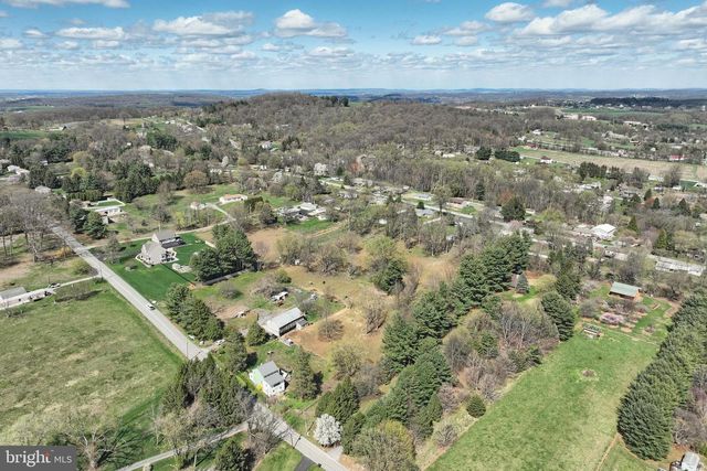 861 POFF ROAD, York, PA 17406