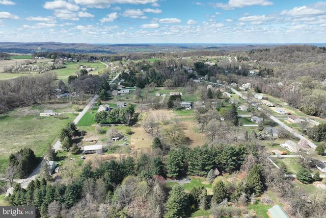 861 POFF ROAD, York, PA 17406