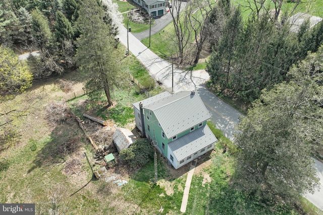 861 POFF ROAD, York, PA 17406