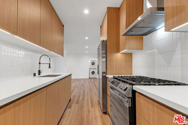 950 Havenhurst Drive 6, West Hollywood, CA 90046