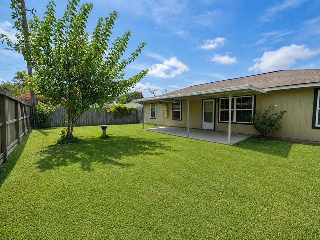 9734 Willmont Road, La Porte, TX 77571