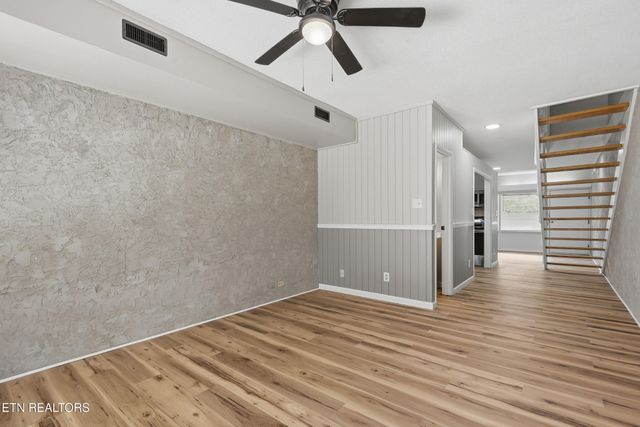 2806 Suncrest Rd Apt 4, Pigeon Forge, TN 37863