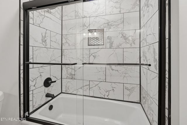 2806 Suncrest Rd Apt 4, Pigeon Forge, TN 37863