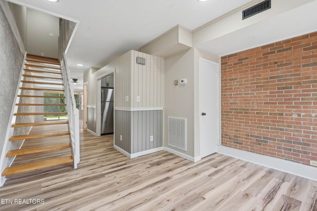 2806 Suncrest Rd Apt 4, Pigeon Forge, TN 37863