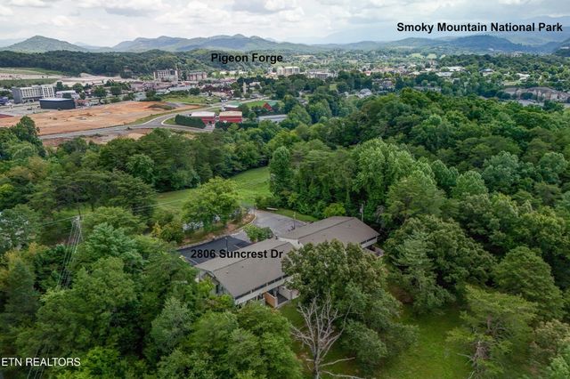 2806 Suncrest Rd Apt 4, Pigeon Forge, TN 37863