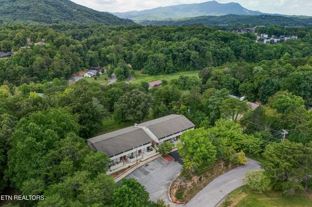 2806 Suncrest Rd Apt 4, Pigeon Forge, TN 37863