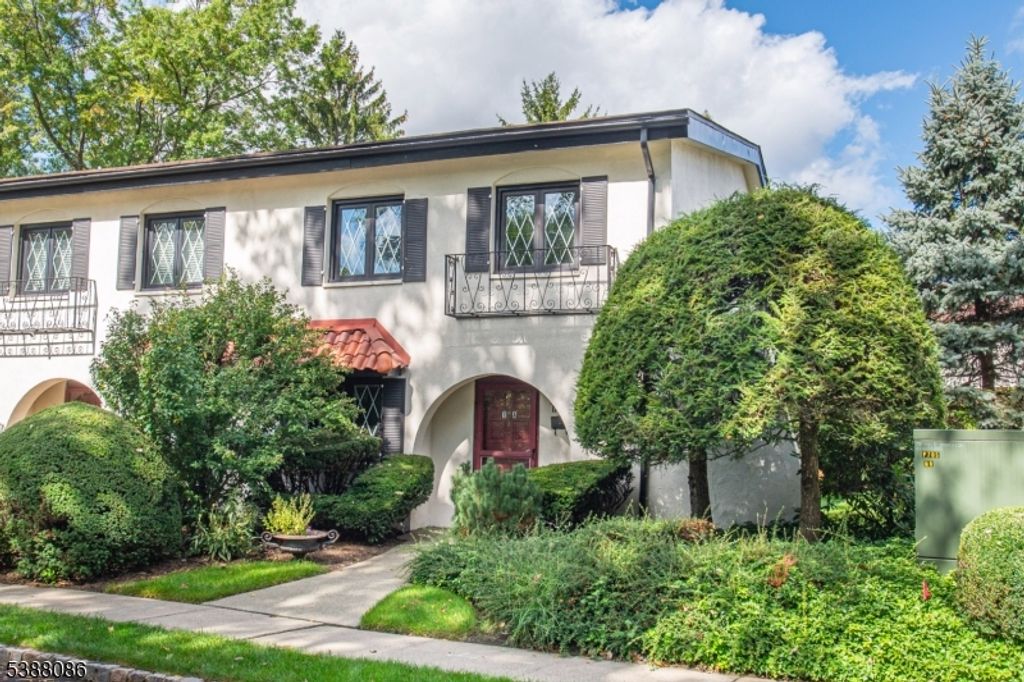 1 DORADO DRIVE, Morristown Town, NJ 07960