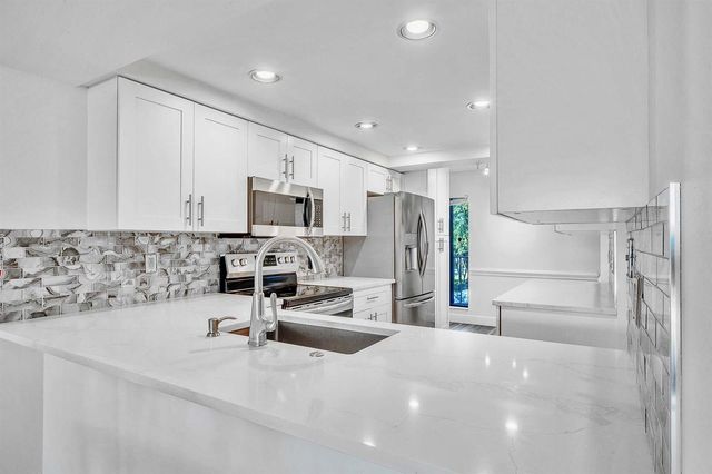 17 Royal Palm Way 3010, Boca Raton, FL 33432