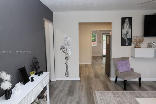 2446 Grant St, Hollywood, FL 33020