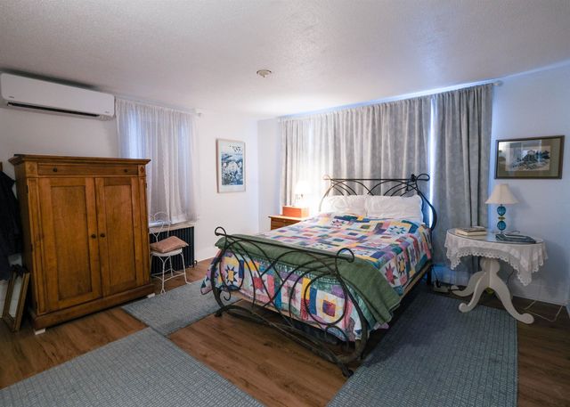 11 Pleasant Street, Ludlow, VT 05149