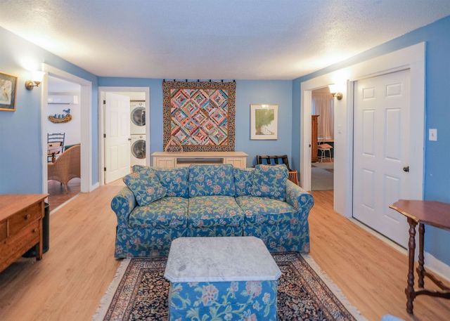 11 Pleasant Street, Ludlow, VT 05149