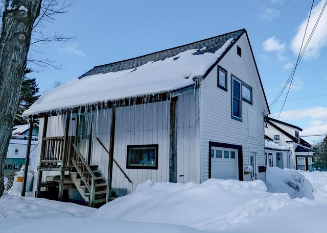 11 Pleasant Street, Ludlow, VT 05149