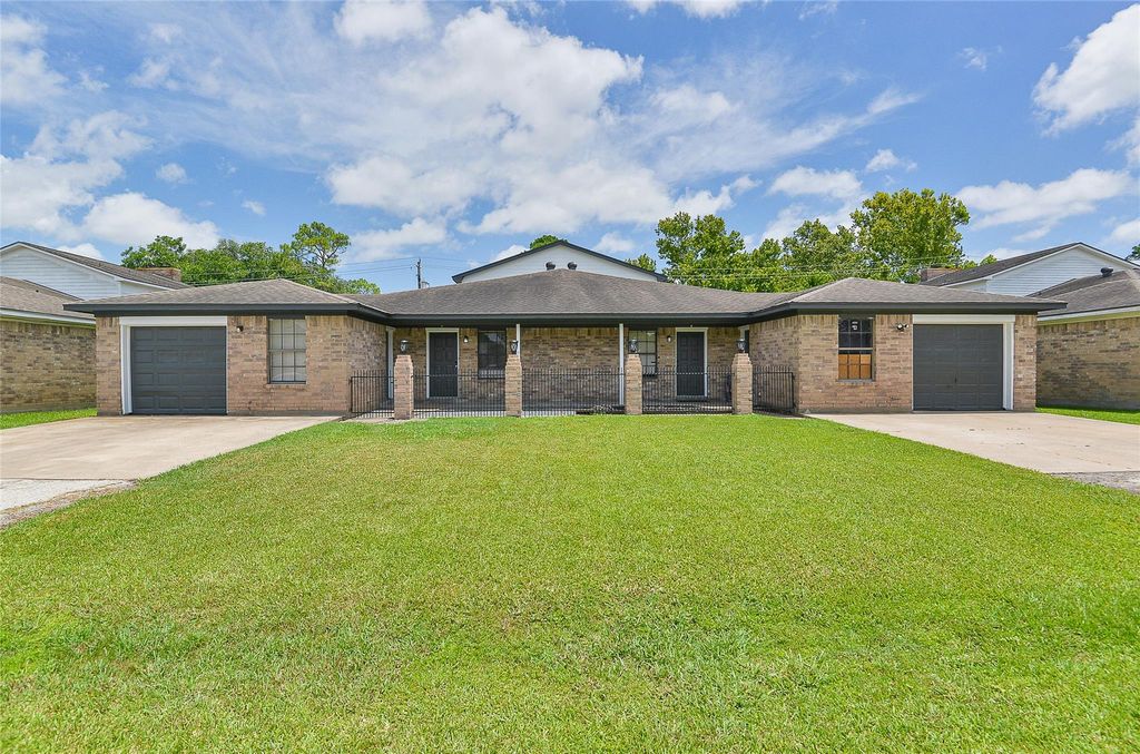 4512 Avenue L 3, Santa Fe, TX 77510