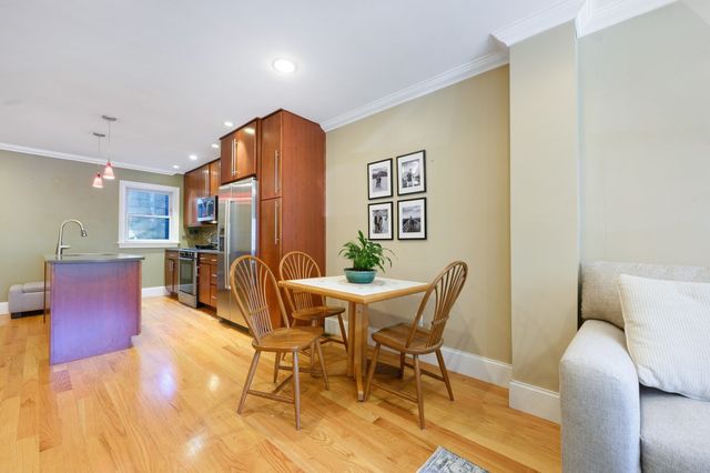 208-210 W 7th St 1, Boston, MA 02127