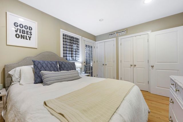 208-210 W 7th St 1, Boston, MA 02127